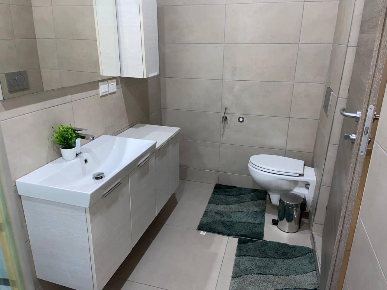 Queens View Apartment Acra Exterior foto